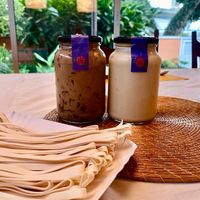 Os molhos vem assim, é super fácil de montar! E a massa fresca é uma deliciaaa at Di Piante in Sao Paulo