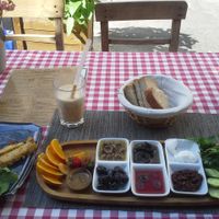 vegan breakfast at Balya Organik Health Food Store in Istanbul