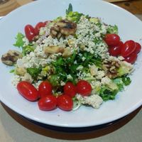 Ensalada de ricotta con nueces at Paprika in Granada