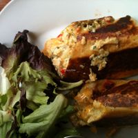 Season Vegan's Plant-Based 'Tuna' Melt w/ Side Salad

NYC

photo by ecoRDN 
ecoRDN.com at Seasoned Vegan in New York City