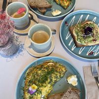Vegan omelette + avocado smash   at Kaffeemacherei in Frankfurt