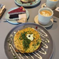 Avo toast + omelette   at Kaffeemacherei in Frankfurt
