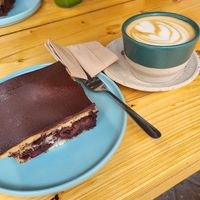 Donauwelle and cappuccino at Kaffeemacherei in Frankfurt