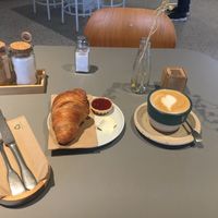 Croissant and oat cappuccino at Kaffeemacherei in Frankfurt