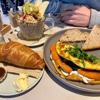 croissant, omelette with veggies, Bircher muesli at Kaffeemacherei in Frankfurt