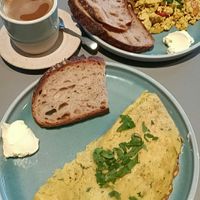 Omelette, tofu scramble & coffee. at Kaffeemacherei in Frankfurt