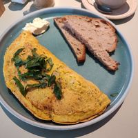 Omelette mit Gemüse at Kaffeemacherei in Frankfurt