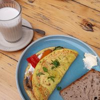 Omelett mit Gemüse at Kaffeemacherei in Frankfurt