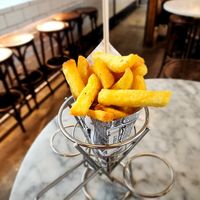 Pequeño patatas fritas. ¡Muy bien! at Las Fritas in Barcelona