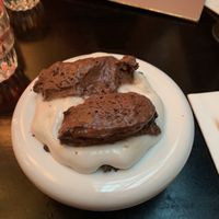 Mousse van groene thee en chocolade  at Winkel van Sinkel in Utrecht