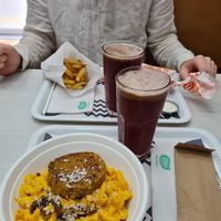 MacNCheese and Burrito hidden behind Lemonade at Holy Plants in Lima
