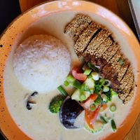 Green curry with sesame duck at Rou Vegan in Berlin