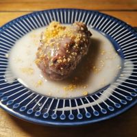 Sticky rice with bean paste, peanuts and coconut milk at Pho Linh in Vienna