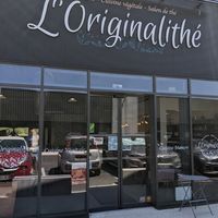 view from outside at L'Originalithé in St-paul-trois-chateaux