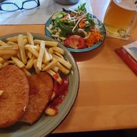 Veganes Schnitzel mit Pommes...Beilagensalat mit veganem Senfdressing at Alte Mühle in Bad Staffelstein