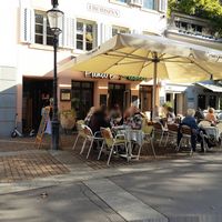 Outdoor seating at Punto e Pasta in Winterthur