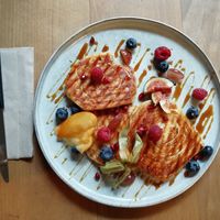 Pancakes made of puff pastry with caramel at Café Schöllers in Bonn