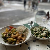 Stir-fry tofu and kale saladd  at Cultivate Food in Oslo