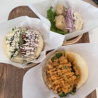 Each around ¥1.200, nori tofu+tartar was my favorite😉 at Luu's Bao in Nara