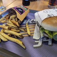veggy chicken burger, menu fries at Bunky in Aversa