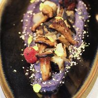 Ceviche de girgolas
Leche de tigre de coliflor confitado, plátano frito y
maíz chulpi. at Veg & the Gang - Carrer Casanova in Barcelona