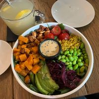 Süßkartoffeln und Spinat (sweet potatoes and spinach)Bowl  at Rosie's Kitchen in Dusseldorf