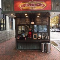 Store front at Leunig's Petit Bijou in Burlington