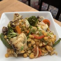 Curry de grão de bico com macarrão de arroz  #Veganuary at Hablemos Coco Cafe in Puerto Natales