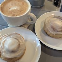 2 for 1 Cinnamon rolls on Thursday with oat latte at I Quit - Café & Bakery in Mexico City