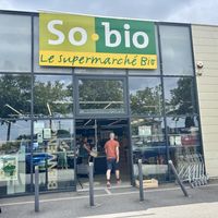 Front  at So.bio in Revel