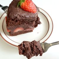 Strawberry chocolate cake - close-up at Omu Omu - 오무오무 in Goyang