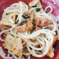 After finishing the lovely soup, i finished the noodles with their housemade chilli sauce, it's mouth-watering too 😋 at Bún Huế Cafe in Central Singapore
