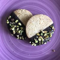 Biscuits with chocolate and pistache   at Vegustibus in Rome