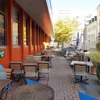 Outdoor seating (late autumn) at Werdguet in Zurich