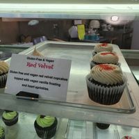 Yum at James & The Giant Cupcake in Oakland