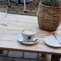 Cappuccino with oatly at Kula in Rotterdam