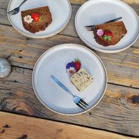 Banana a bread and flower cake at Kula in Rotterdam