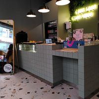 Counter where you order at Theory in Levallois-perret