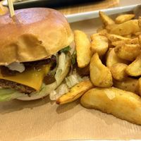 Giant burger  at Theory in Levallois-perret