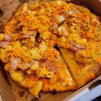 Magic Mac Pizza (highly recommend) at Pi Vegan Pizzeria in Seattle