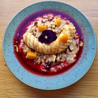 Oatmeal at Share Sweet & Wine Bar in Prague