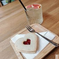 Heart biscuit at Share Sweet and Espresso Bar in Prague
