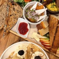 Brunch pour deux et crêpes 🥞   at Share Sweet and Espresso Bar in Prague