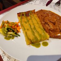 Estofat de seitan i pastís de patata at Vegan Mount in Barcelona