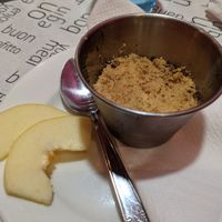 Apple crumble at Vegan Mount in Barcelona