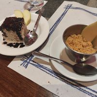 Apple crumble and pear cake at Vegan Mount in Barcelona