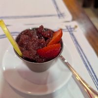 Apple crumble at Vegan Mount in Barcelona