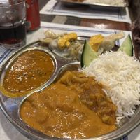 Mini Kathmandu - Mo Mos and curry  at Vegan Mount in Barcelona