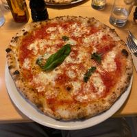 pizza margeritha with vegan cheese  at Pizzeria Lume in Funchal