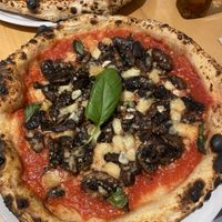 Marinara with vegan cheese and mushrooms  at Pizzeria Lume in Funchal
